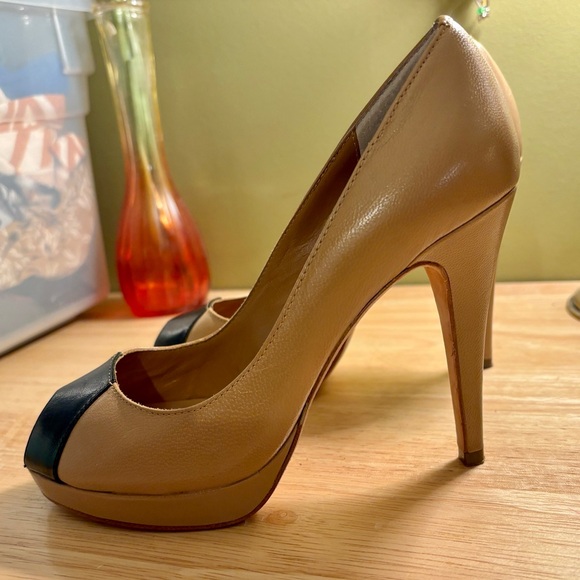 Max Studio Leather Peep-toe Heels Nude/Black Platform Womens Size 4.5M - Picture 9 of 10